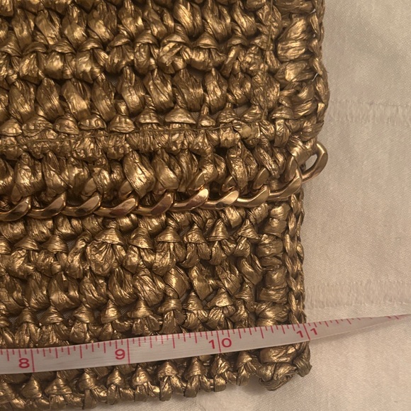 🆕 Chic Gold Raffia Clutch - Picture 5 of 6